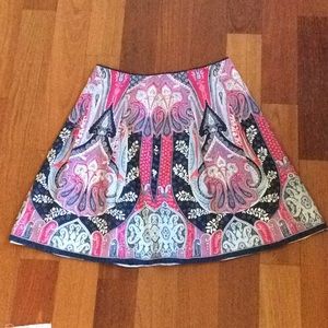 Tahari beautiful summer patterned skirt, size 8